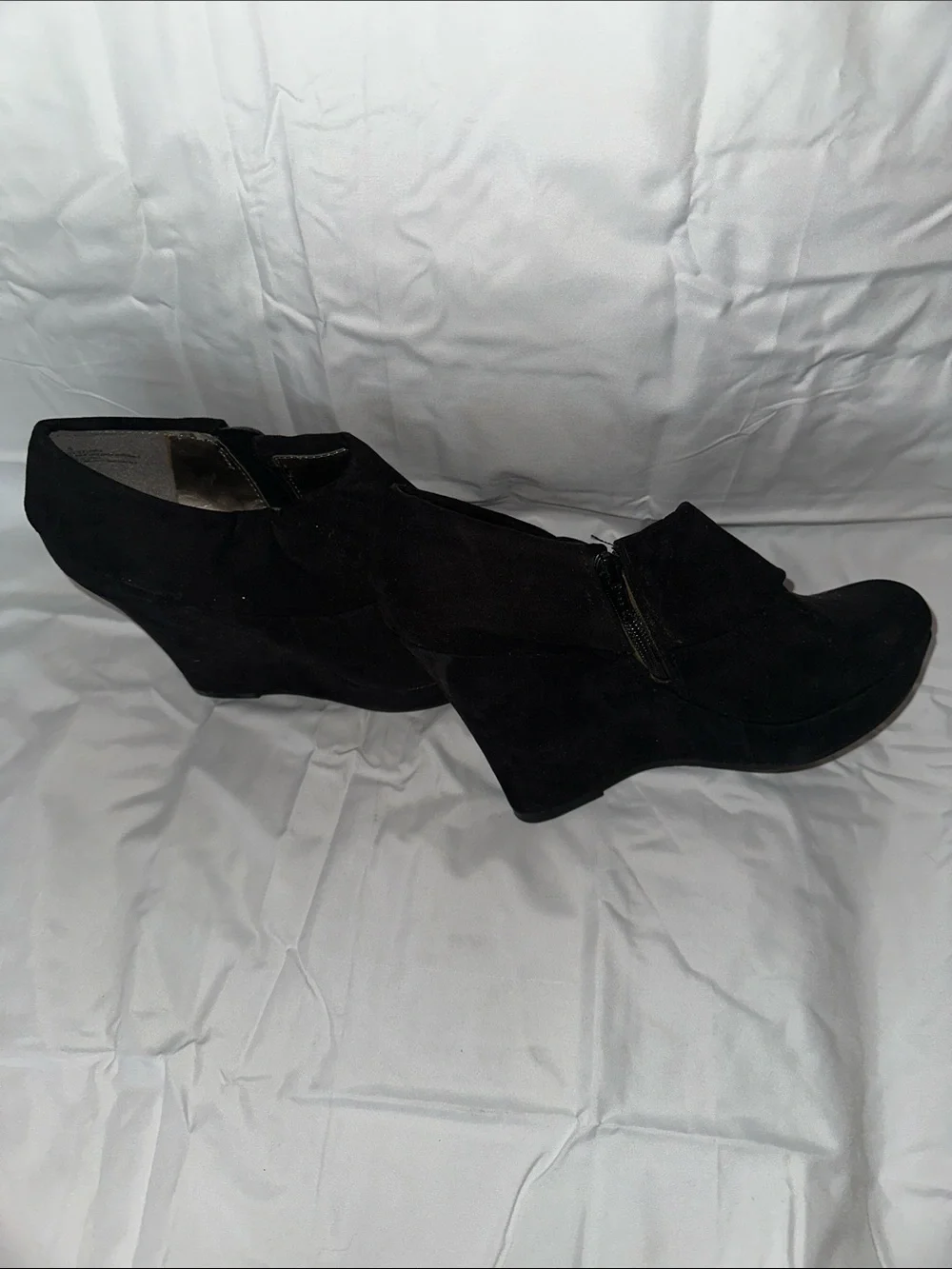 Mossimo Supply Co. woman’s Black ankle wedges